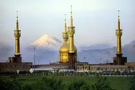 ماموران در حال خنثی‌سازی بمب