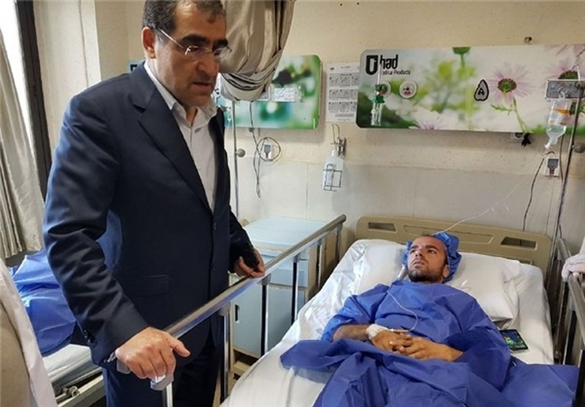 وزیر بهداشت از مجروحین حادثه تروریستی امروز عیادت کرد