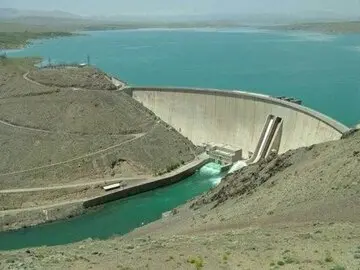خروجی آب سد زاینده رود امروز کاهش می یابد