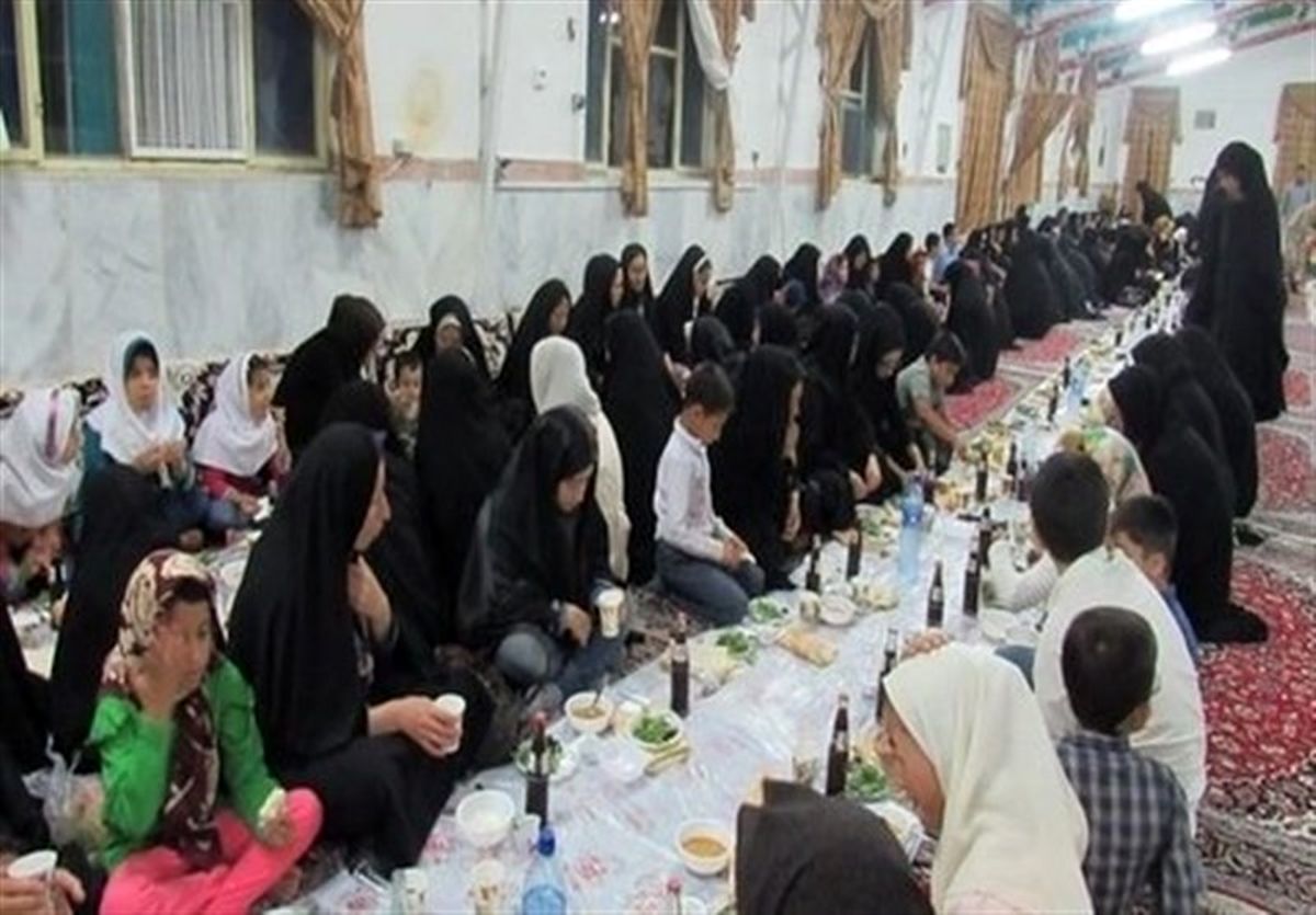 ۴۵۰ خانواده ایتام میهمان سفره اطعام جانبازان آسایشگاه شهید مطهری اصفهان