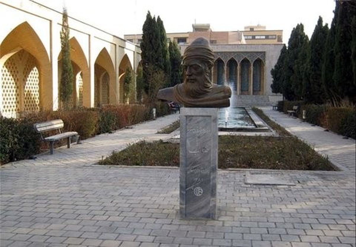 فاز دوم پروژه مرمت مقبره صائب تبریزی تا یک ماه آینده کلید می خورد