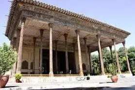 مرمت سقف ایوان کاخ چهلستون آغاز شد