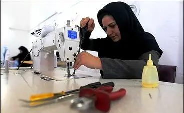 شانه‌هایی که بار زندگی را مردانه به‌دوش می‌کشند