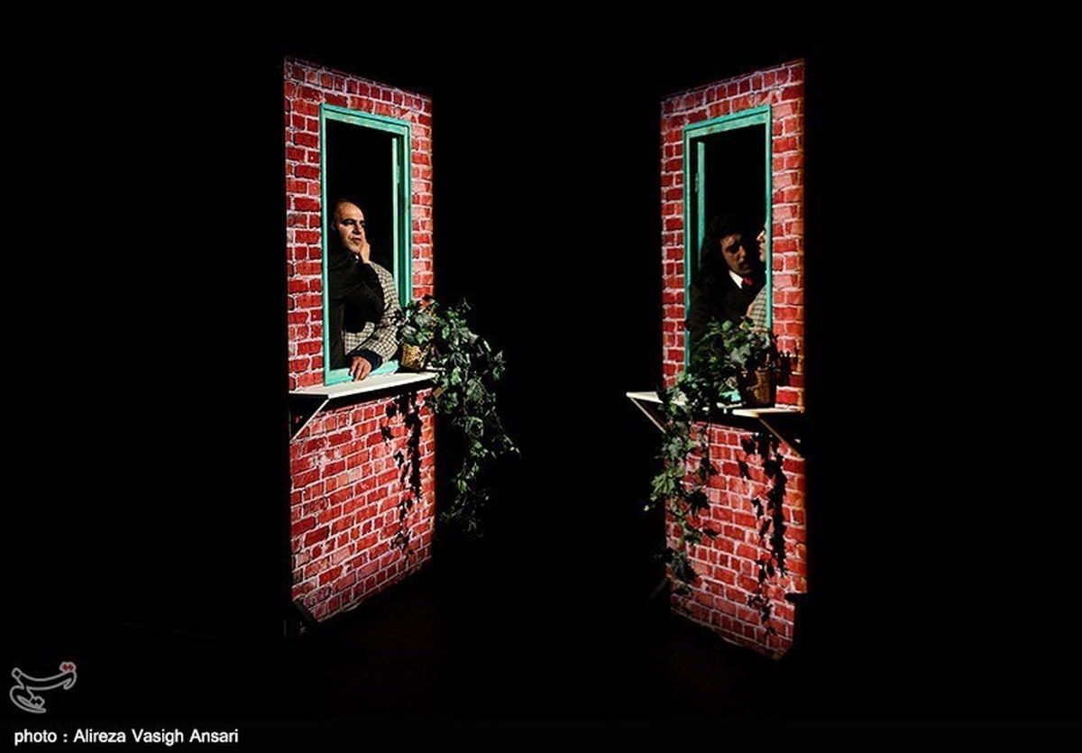 نمایش &quot; شب پشت پنجره‌های خیس&quot; در اصفهان به روی صحنه می‌رود
