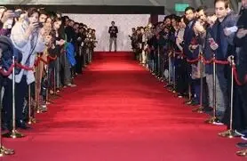 هنرمندان یا دسته جمعی یا با آژانس به فرش قرمز بیایند!