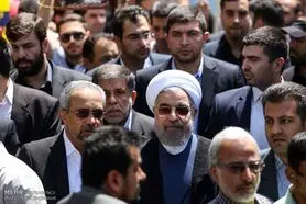 روحانی از كسانی كه عليه او فحاشی كردند تقدير كند!