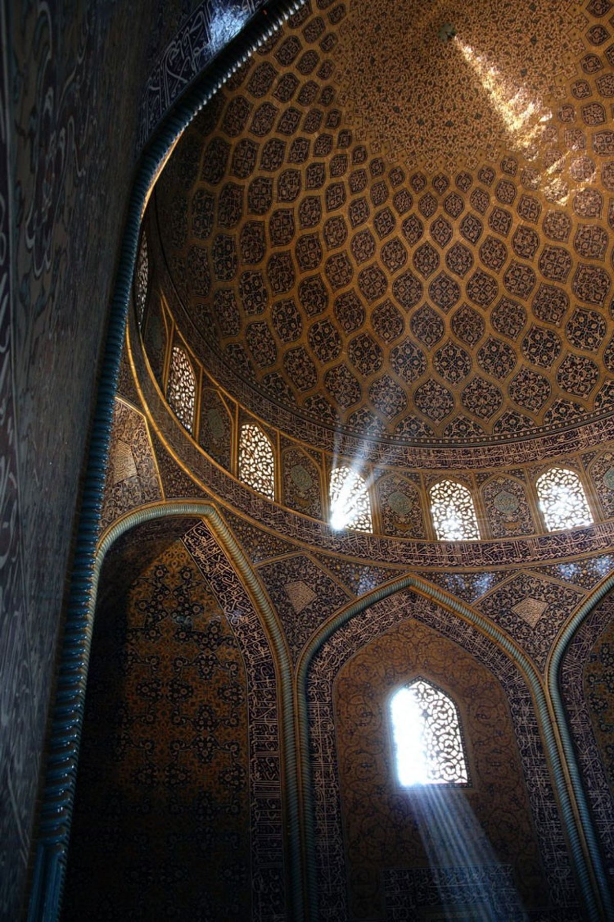 عجایب بناهای تاریخی اصفهان