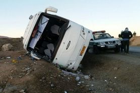 وجود شیء خارجی در جاده علت تصادف اتوبوس تهران-کرمان بود