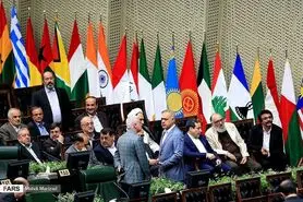 علیرضا افتخاری و داریوش ارجمند در مراسم تحلیف