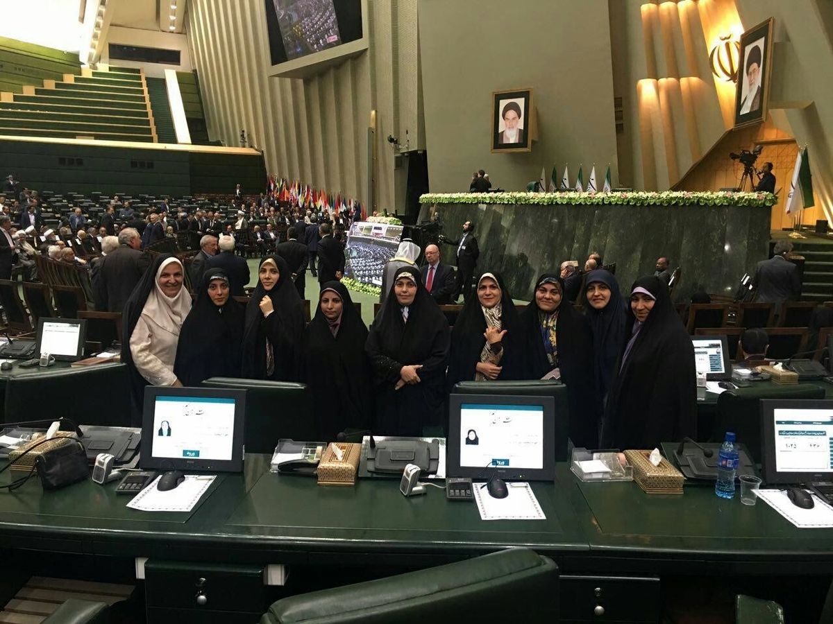 تعدادی از نمایندگان زن مجلس در مراسم تحلیف ریاست جمهوری