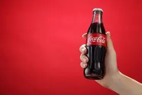 استفاده های عجیب و جالب از نوشابه
