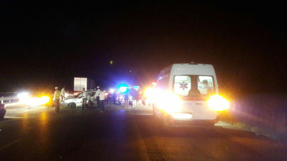 تصادف زنجیره‌ای در اتوبان کاشان-نطنز با 10 کشته و زخمی+تصاویر
