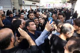احمدی‌نژاد در مراسم تشییع پیکر شهید حججی
