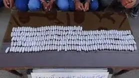 کشف 147 بسته شیشه و هروئین از معده 2  قاچاقچی در اصفهان