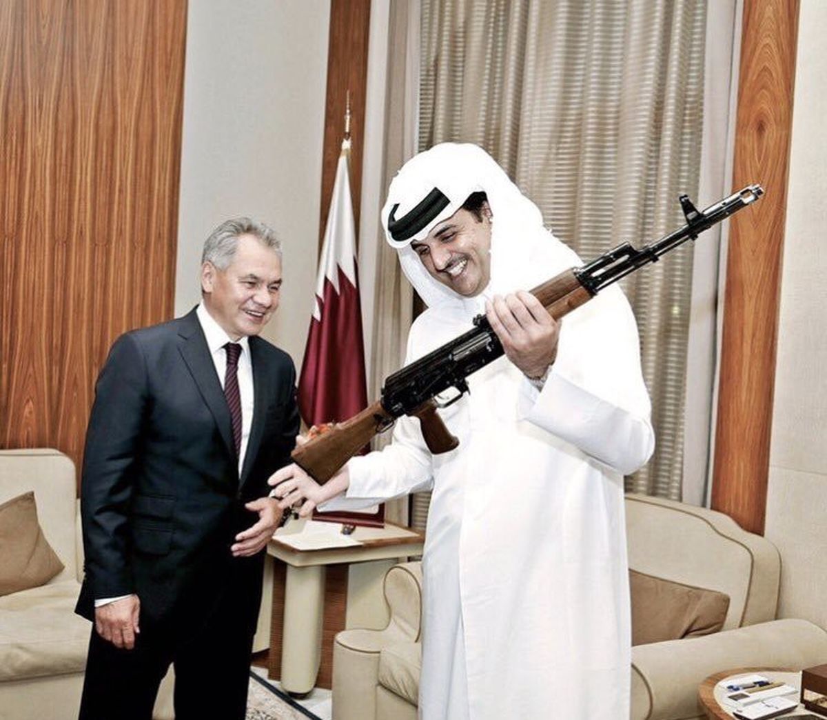 هدیه متفاوت وزیر دفاع روسیه به امیر قطر