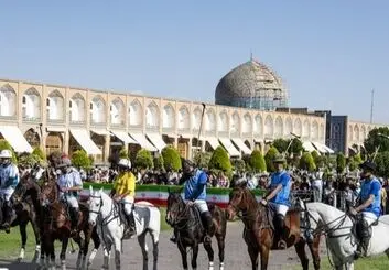 برگزاری مسابقه نمادین چوگان در میدان نقش‌جهان 