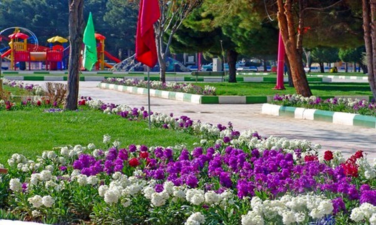 کاشت صد هزار گونه گل در بوستان های شاهین شهر