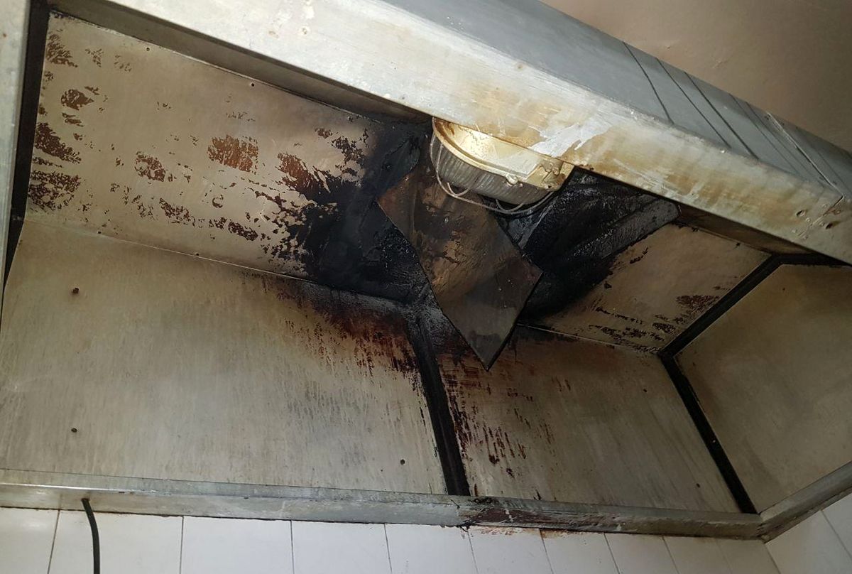 جزئیات آتش‌سوزی در  آشپزخانه هتل عالی قاپو+تصاویر