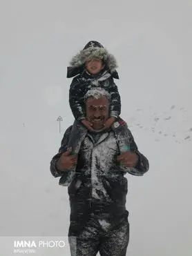 نجات خانواده گرفتار شده در ارتفاعات گردنه بیژن