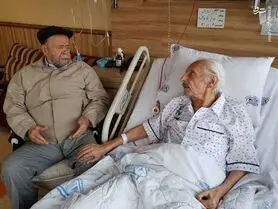  عیادت پدرسالار از جمشید مشایخی