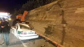 نجات معجزه آسایی مامور اورژانس از زیر بار فولاد + عکس