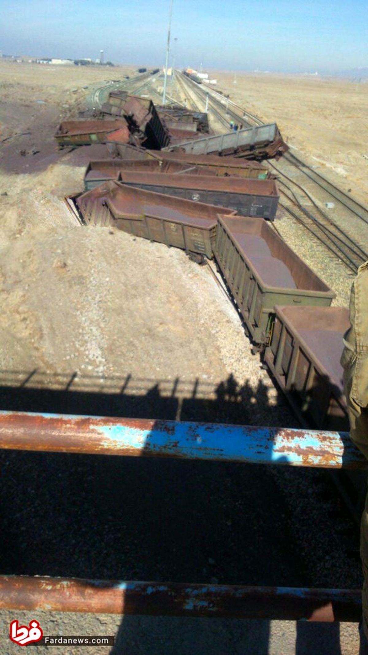 اولین تصویر از واژگونی قطار باری در نیشابور