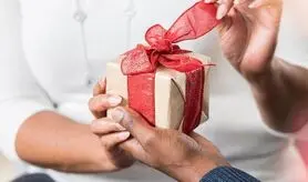 به شیرینی نخستین هدیه تولد
