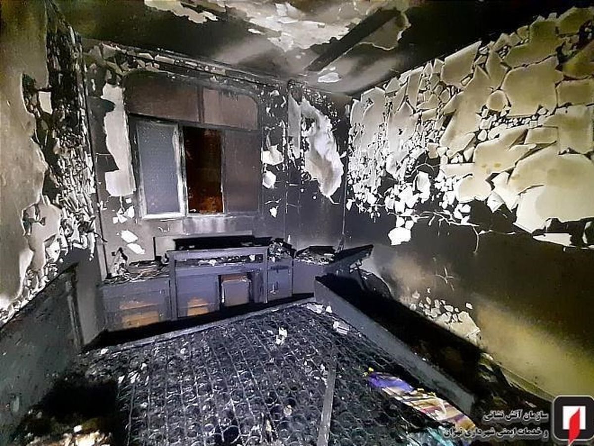 خاکستر شدن اتاق‌خواب در آتش‌سوزی/ نجات زوج سالخورده از میان دود + تصاویر