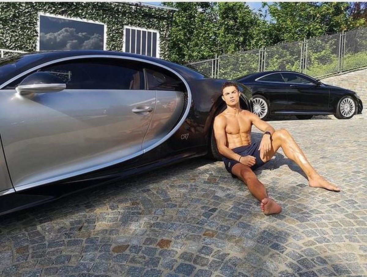 (عکس) آفتاب گرفتن رونالدو با خودروی ۳ میلیون یورویی
