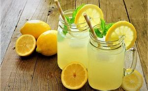 مضرات مصرف بیش از حد آب لیمو