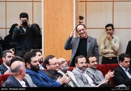من بهمن هاشمی هستم...!/ رقابت شبکه‌های تلویزیونی را نمی‌فهمم/ پشیمانند که از ایران رفتند!