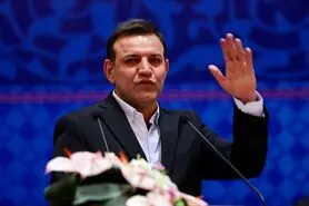 اسم عزیزی خادم را گذاشته ام زورو! / عملکرد او جز فضاحت چیزی در پی نخواهد داشت