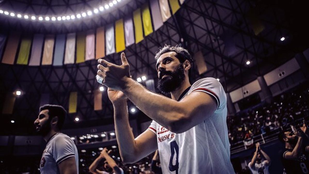 سعید معروف و سید محمد موسوی در جمع ۱۰۰ بازیکن الهام بخش والیبال جهان / عکس