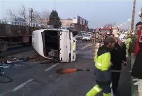 ١٨ مصدوم در پی واژگون شدن مینی بوس