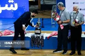 واکنش کمیته انضباطی بسکتبال به عدم حضور مهرامی‌ها روی سکو: گزارشی ندیدیم!