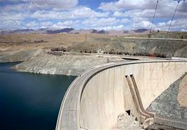 احتمال جیره‌بندی آب در اصفهان/ کاهش شدید بارش‌ها و خشک شدن رودخانه زاینده‌رود