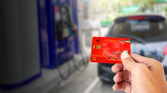مقصر اختلال در واریز سهمیه‌ بنزین تاکسی‌های اینترنتی کیست؟