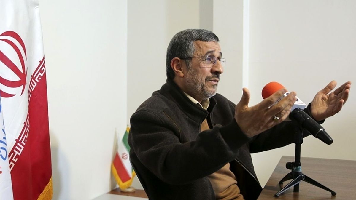 واکنش احمدی‌نژاد به ردصلاحیتش توسط شورای نگهبان: کوتاه نمی‌آیم
