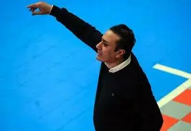 لک: اگر تماشاگر داشتیم الان برای قهرمانی در لیگ برتر می جنگیدیم