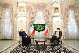 رئیسی برای جلسه با روحانی به پاستور رفت