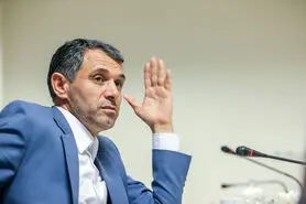 بدری: سیمان و میلگرد گران شده/ مردم نمی‌توانند بیشتر از نیم کیلو میوه بخرند