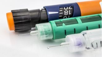 سامانه ثبت‌نام واکسیناسیون کرونا برای بیماران نادر و دیابتی انسولینی فعال شد