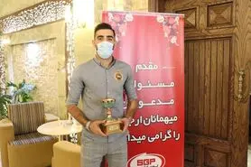 تصمیم عجیب سازمان لیگ فوتسال/ صنایع دستی به جای تندیس آقای گلی!