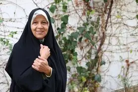 فائزه هاشمی: به محسن گفتیم که در انتخابات ثبت نام کن و دعا کن که رد صلاحیت شوی