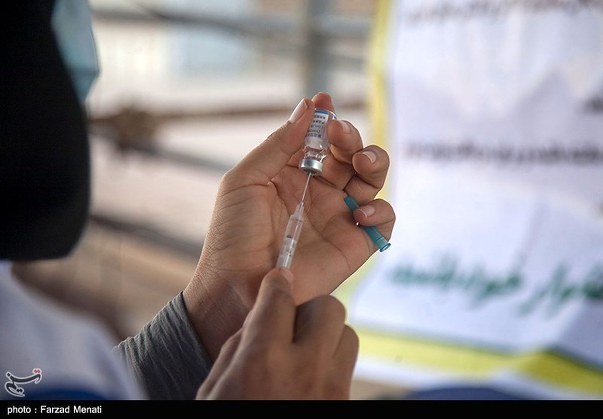 واکسیناسیون ۹۶ هزار نفر از فرهنگیان شهر تهران در ۲۱ پایگاه