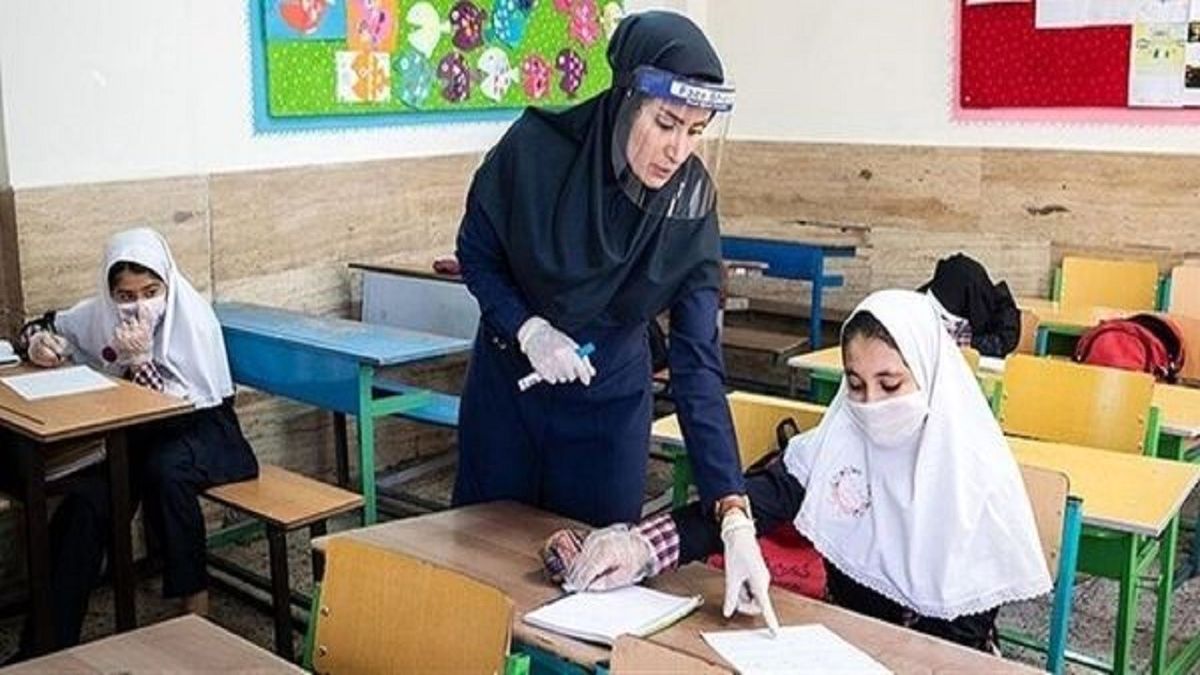 واکسیناسیون ۸۵ درصد از معلمان استان اصفهان
