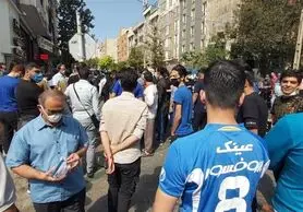 تجمع هواداران استقلال مقابل وزارت ورزش و شعار علیه مددی و ملکیان