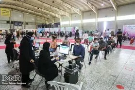 انجام واکسیناسیون شبانه در ۳ مرکز تجمعی اصفهان/هنوز نوبت سربازان نشده است