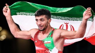 قهرمان جهان و المپیک: الگوی من حمید سوریان است/ از مسئولان نه وعده‌ای داشتیم و نه پاداشی!