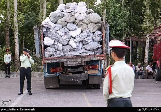 خروج ۲ میلیارد دلار ارز از کشور برای قاچاق پوشاک خارجی به کشور
